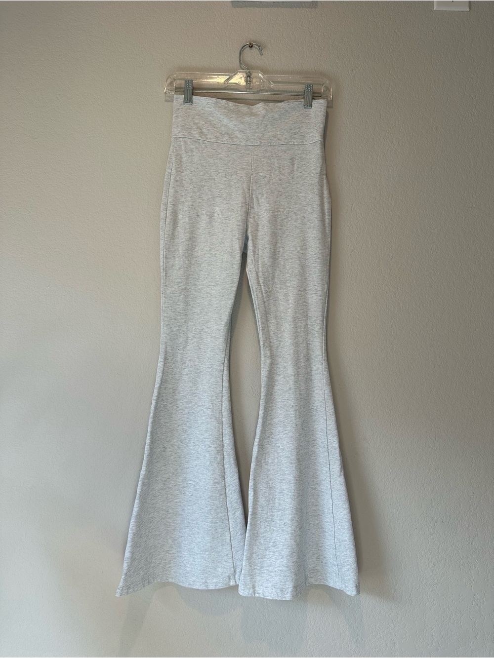 Edikted Naomi Flared Leggings in Grey size Small